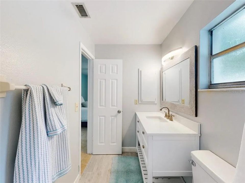 For Sale: $350,000 (4 beds, 2 baths, 1668 Square Feet)