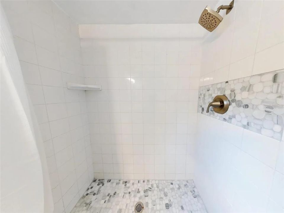 For Sale: $350,000 (4 beds, 2 baths, 1668 Square Feet)