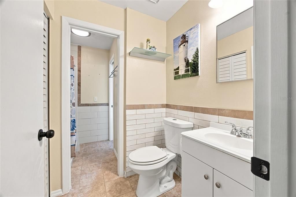 На продажу: $189,900 (2 спален, 1 ванн, 864 Квадратных фут)