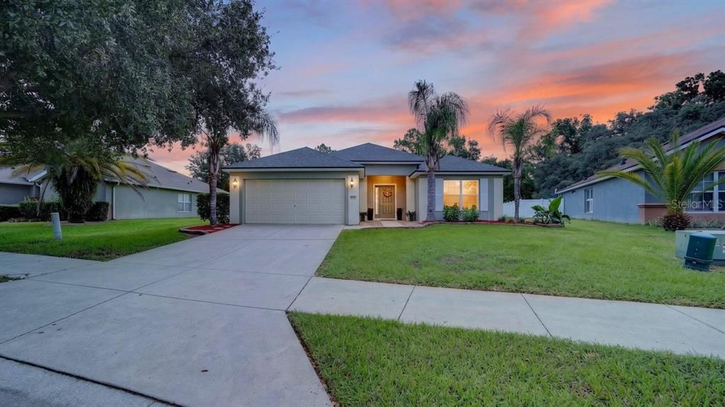 For Sale: $269,850 (3 beds, 2 baths, 1714 Square Feet)