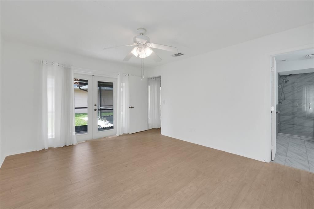 For Sale: $348,000 (2 beds, 2 baths, 1214 Square Feet)