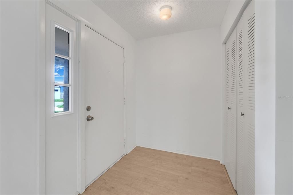 For Sale: $348,000 (2 beds, 2 baths, 1214 Square Feet)