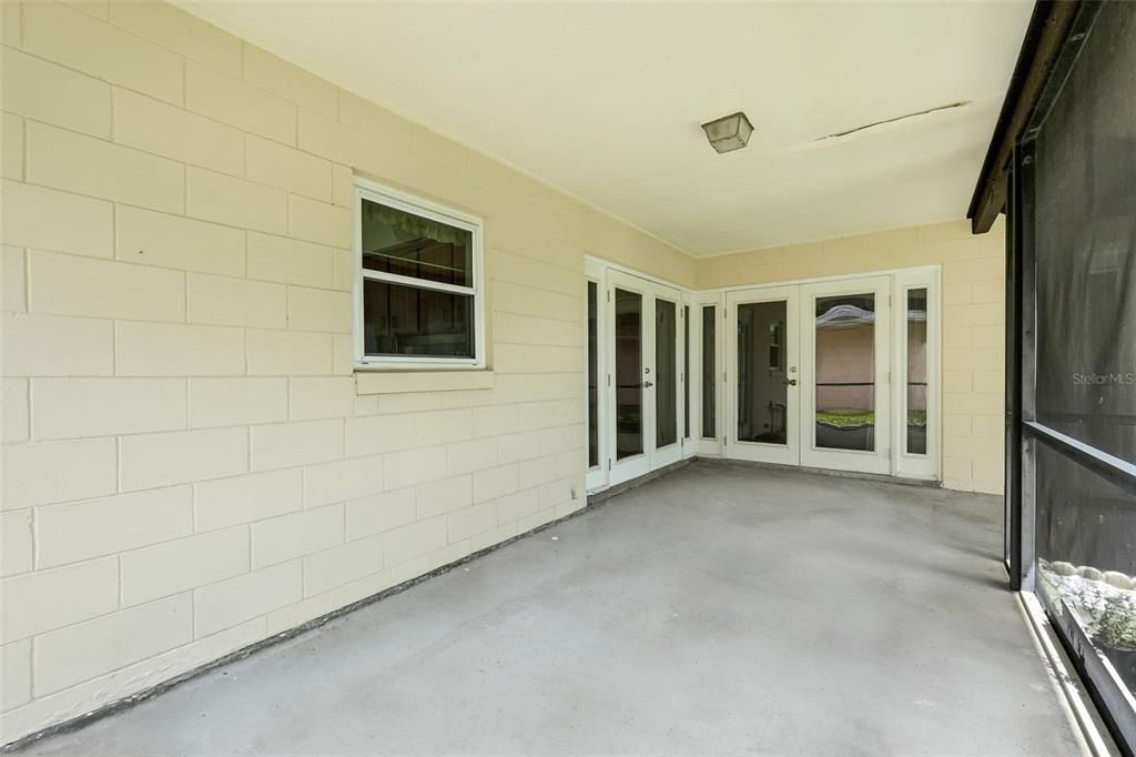 For Sale: $348,000 (2 beds, 2 baths, 1214 Square Feet)
