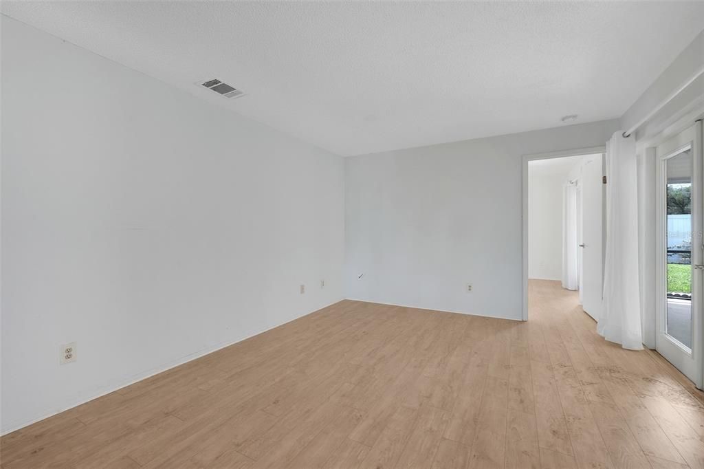 For Sale: $348,000 (2 beds, 2 baths, 1214 Square Feet)