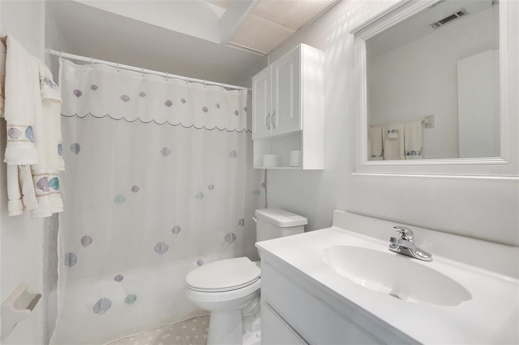 For Sale: $348,000 (2 beds, 2 baths, 1214 Square Feet)