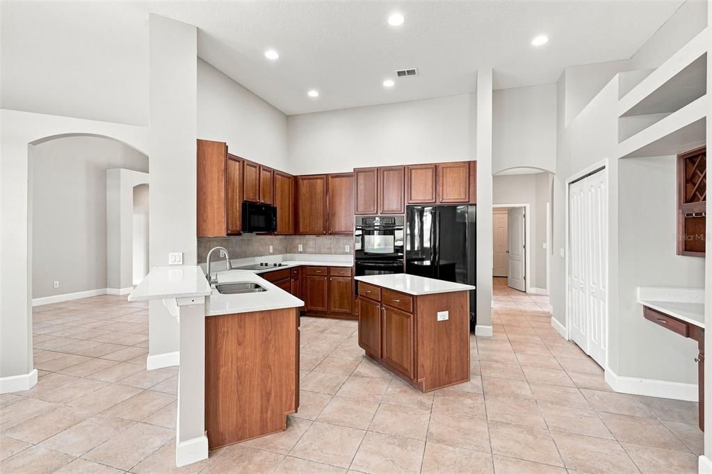 For Sale: $499,900 (4 beds, 3 baths, 2800 Square Feet)