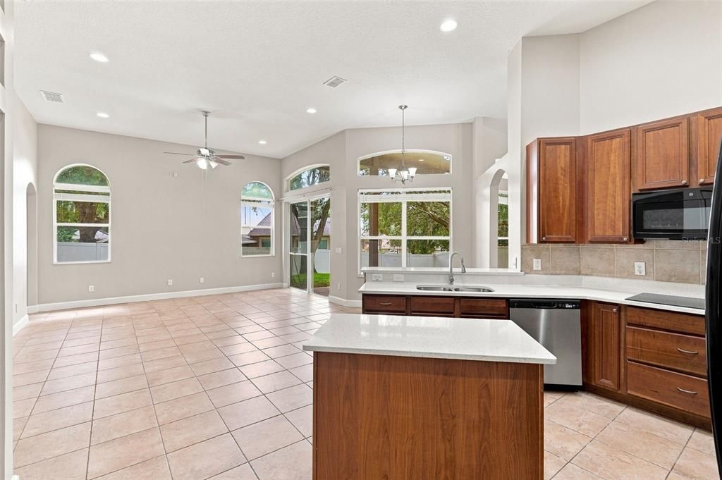 For Sale: $499,900 (4 beds, 3 baths, 2800 Square Feet)