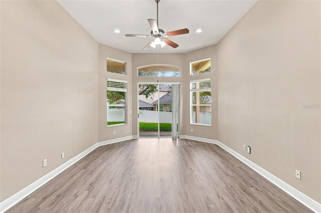 For Sale: $499,900 (4 beds, 3 baths, 2800 Square Feet)