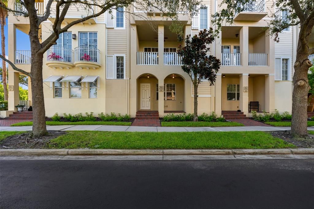 For Rent: $4,550 (3 beds, 2 baths, 1884 Square Feet)
