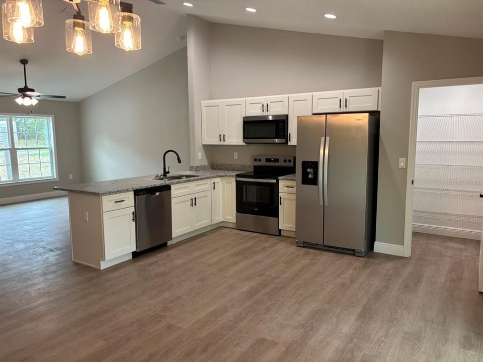 For Sale: $239,900 (3 beds, 2 baths, 1405 Square Feet)