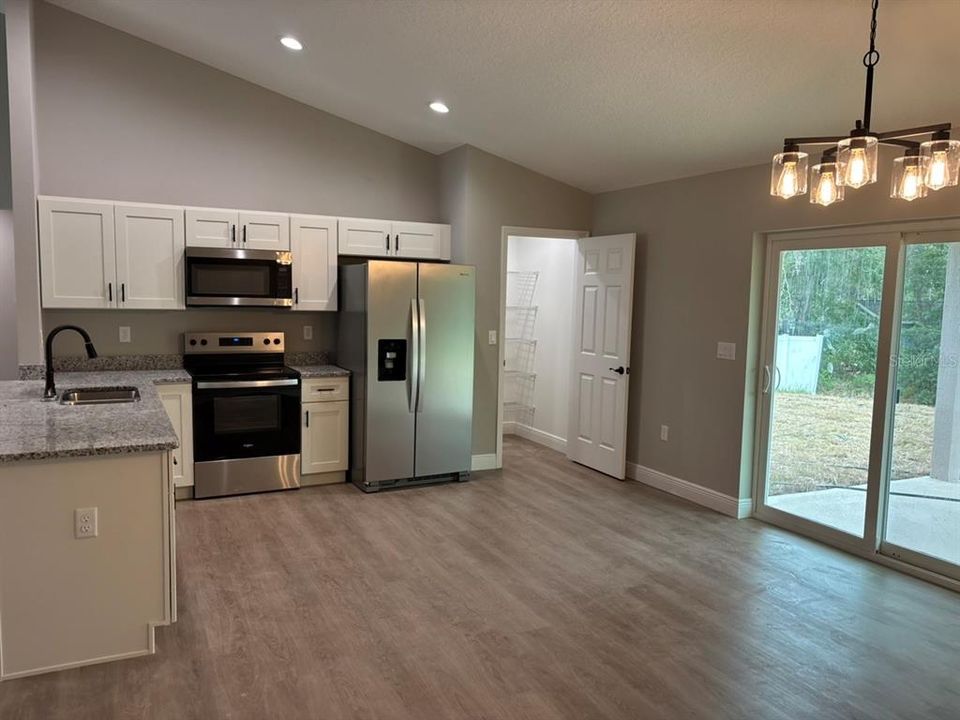 For Sale: $239,900 (3 beds, 2 baths, 1405 Square Feet)