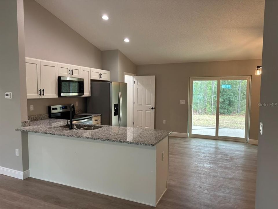 For Sale: $239,900 (3 beds, 2 baths, 1405 Square Feet)