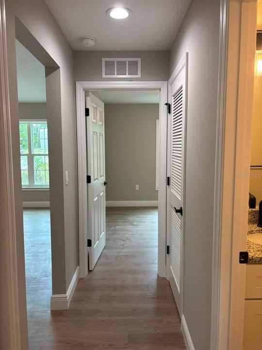 For Sale: $239,900 (3 beds, 2 baths, 1405 Square Feet)