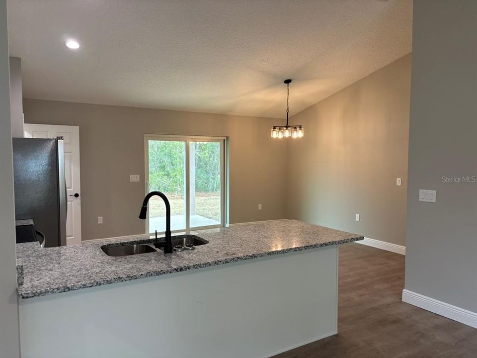 For Sale: $239,900 (3 beds, 2 baths, 1405 Square Feet)