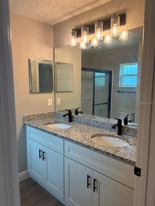 For Sale: $239,900 (3 beds, 2 baths, 1405 Square Feet)