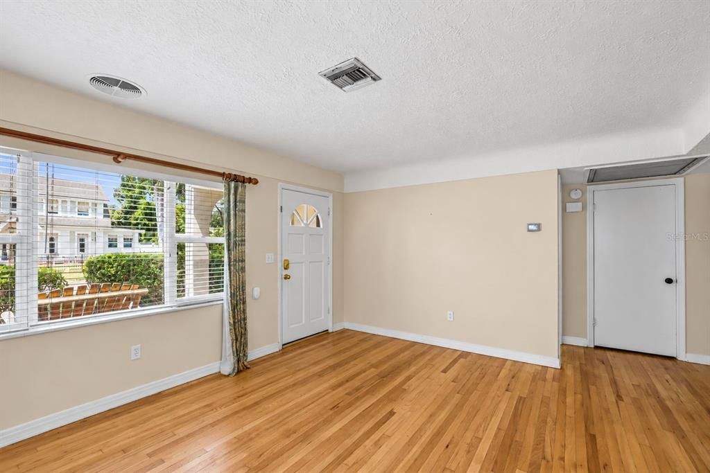 En Renta: $4,800 (3 camas, 2 baños, 1648 Pies cuadrados)