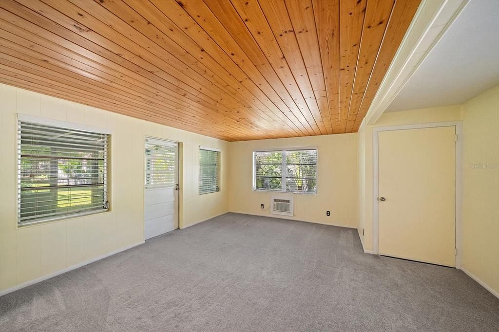 Activo con contrato: $400,000 (3 camas, 2 baños, 1356 Pies cuadrados)