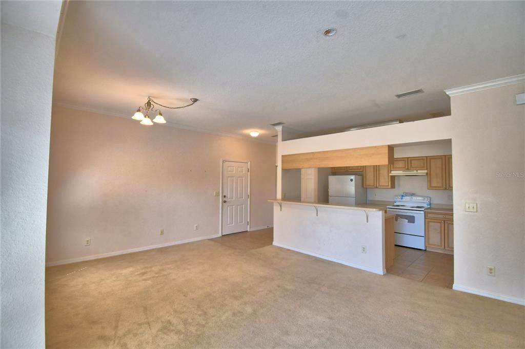 For Rent: $1,400 (2 beds, 2 baths, 1017 Square Feet)