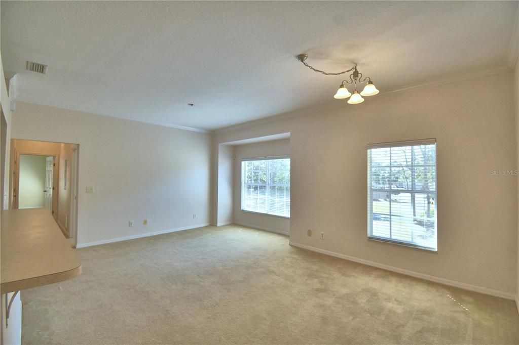 For Rent: $1,400 (2 beds, 2 baths, 1017 Square Feet)