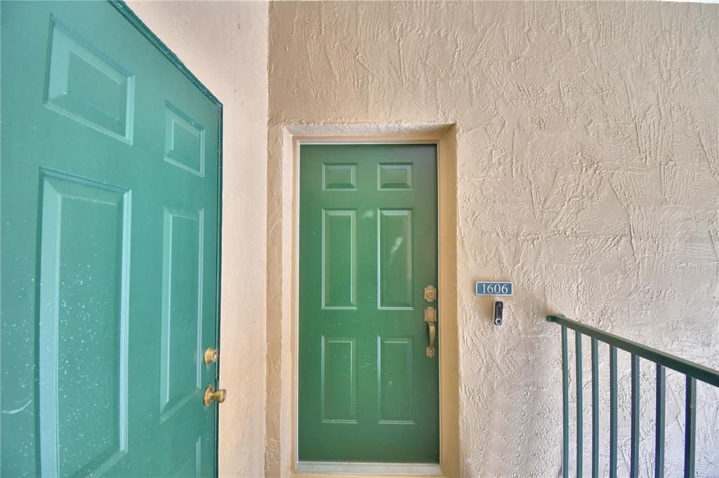 For Rent: $1,400 (2 beds, 2 baths, 1017 Square Feet)