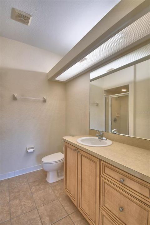 For Rent: $1,400 (2 beds, 2 baths, 1017 Square Feet)