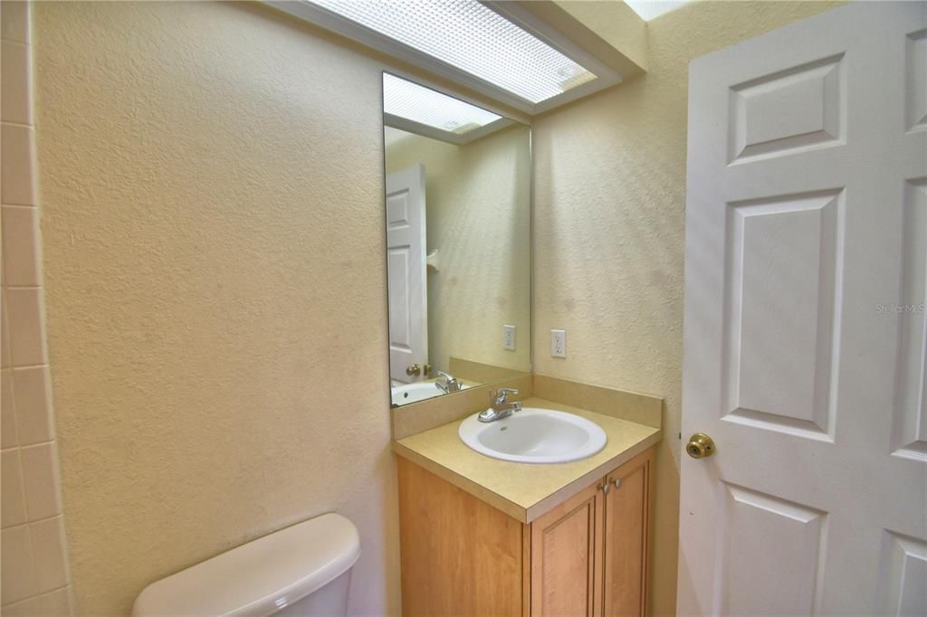 For Rent: $1,400 (2 beds, 2 baths, 1017 Square Feet)
