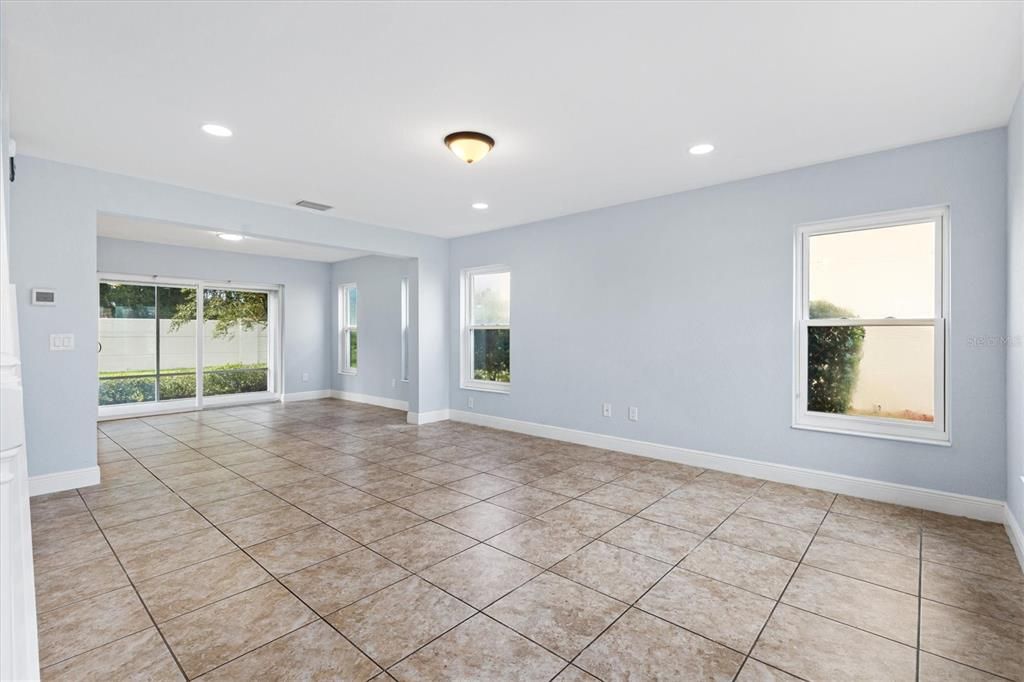 For Sale: $349,900 (4 beds, 2 baths, 2368 Square Feet)