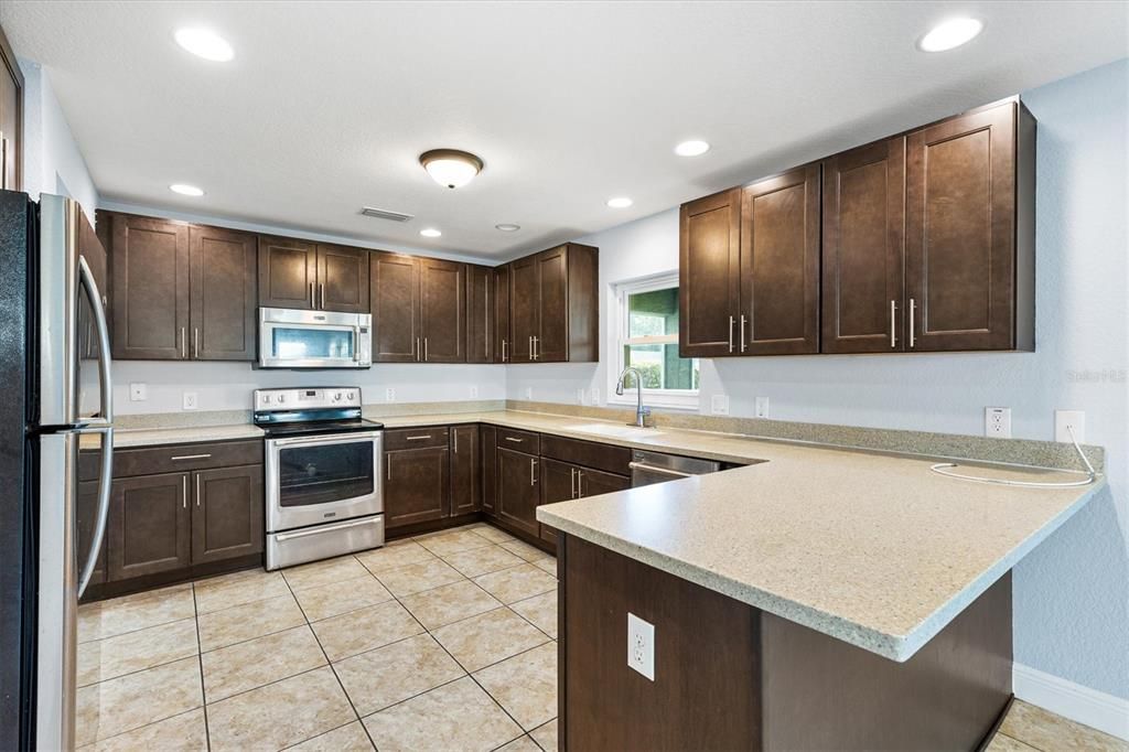 For Sale: $349,900 (4 beds, 2 baths, 2368 Square Feet)