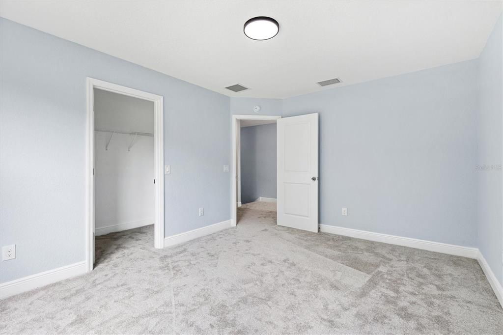 For Sale: $349,900 (4 beds, 2 baths, 2368 Square Feet)