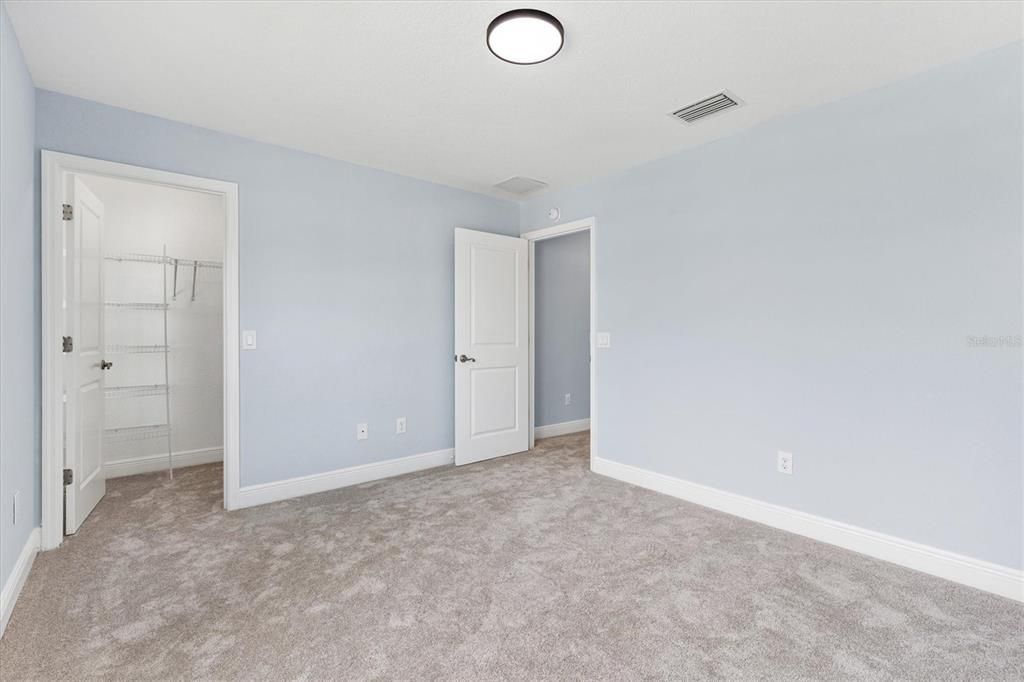 For Sale: $349,900 (4 beds, 2 baths, 2368 Square Feet)