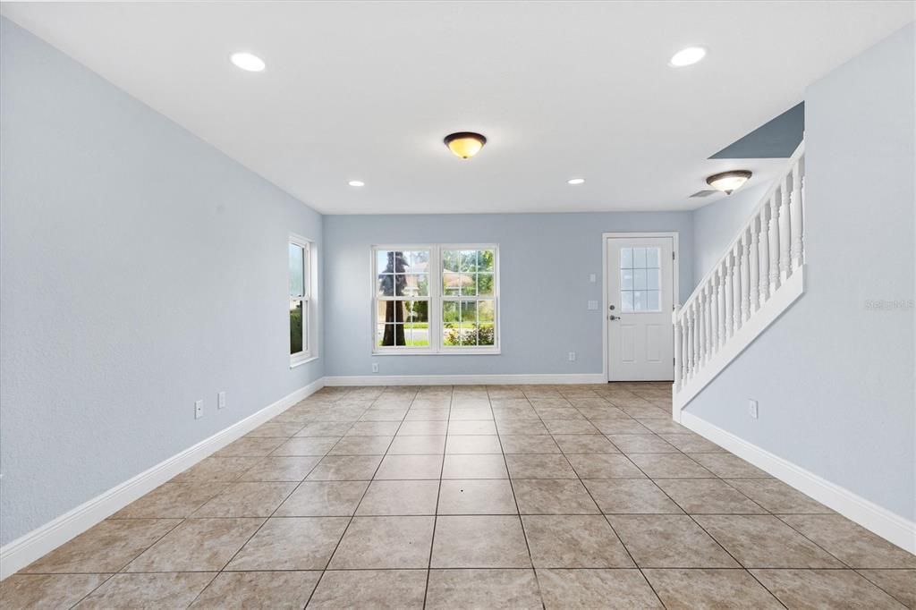 For Sale: $349,900 (4 beds, 2 baths, 2368 Square Feet)