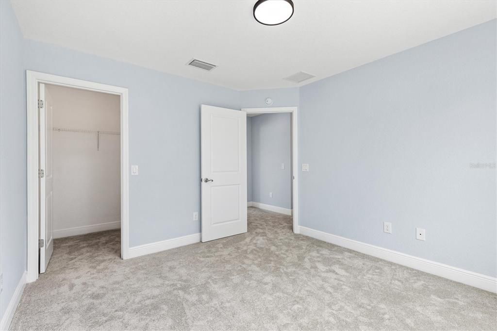 For Sale: $349,900 (4 beds, 2 baths, 2368 Square Feet)