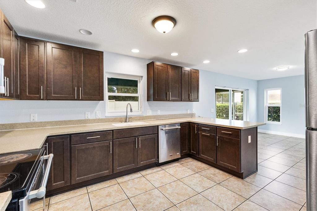 For Sale: $349,900 (4 beds, 2 baths, 2368 Square Feet)