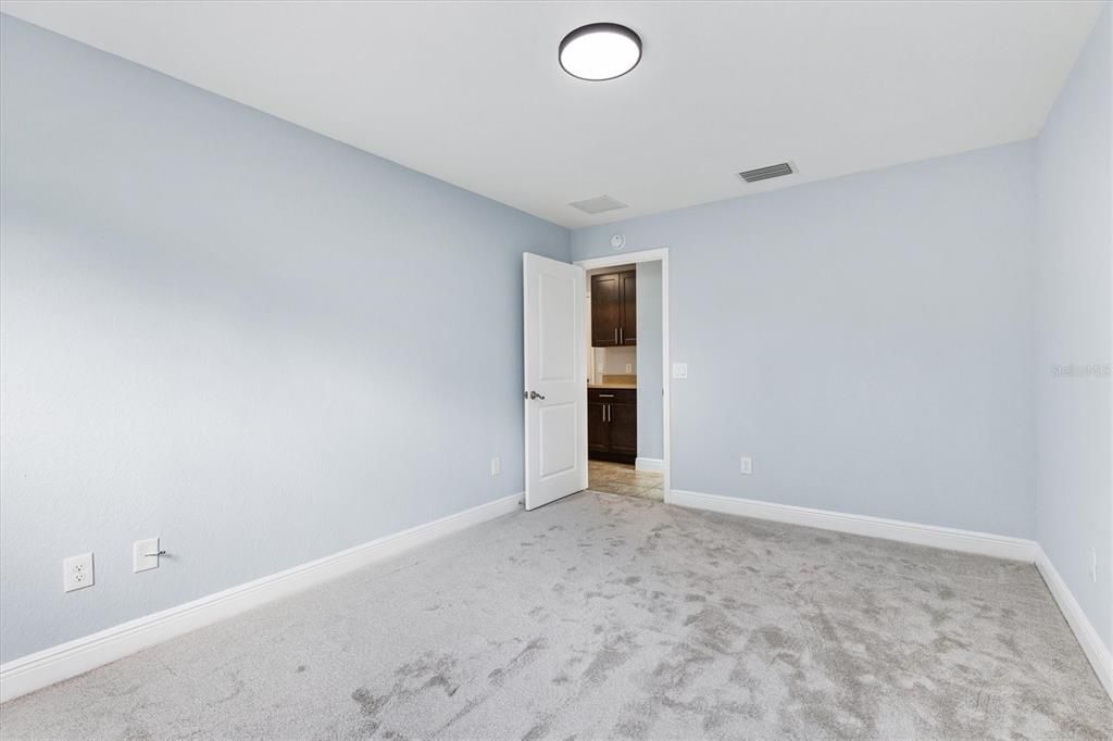 For Sale: $349,900 (4 beds, 2 baths, 2368 Square Feet)