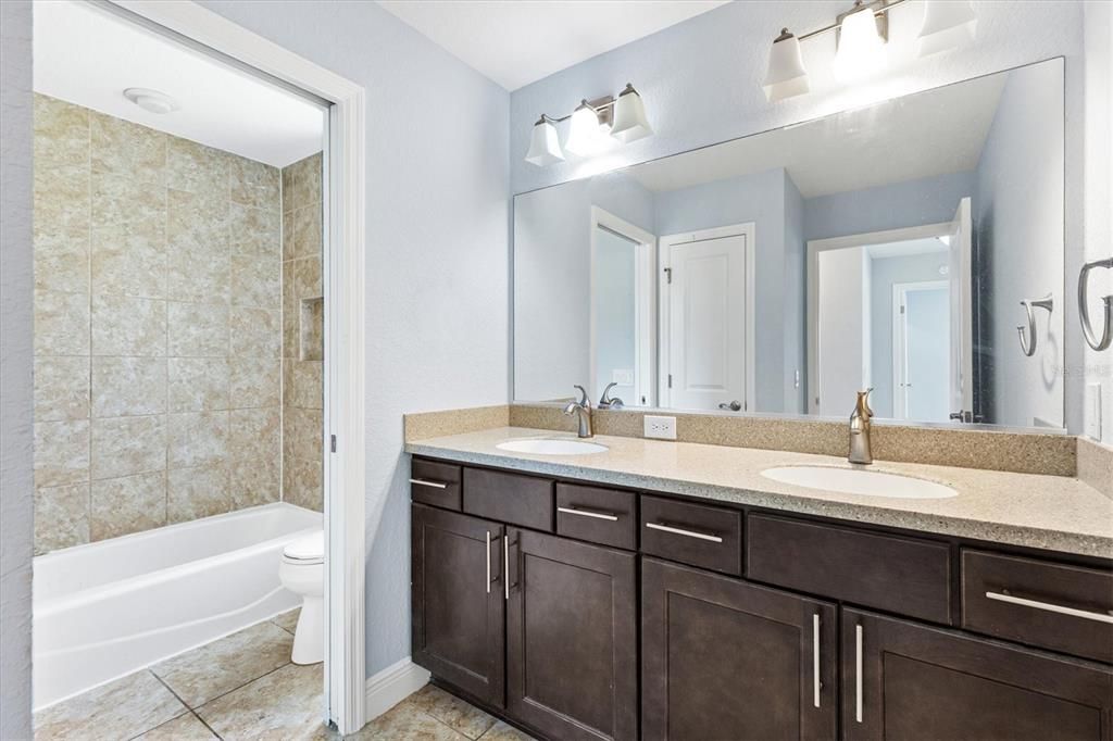 For Sale: $349,900 (4 beds, 2 baths, 2368 Square Feet)