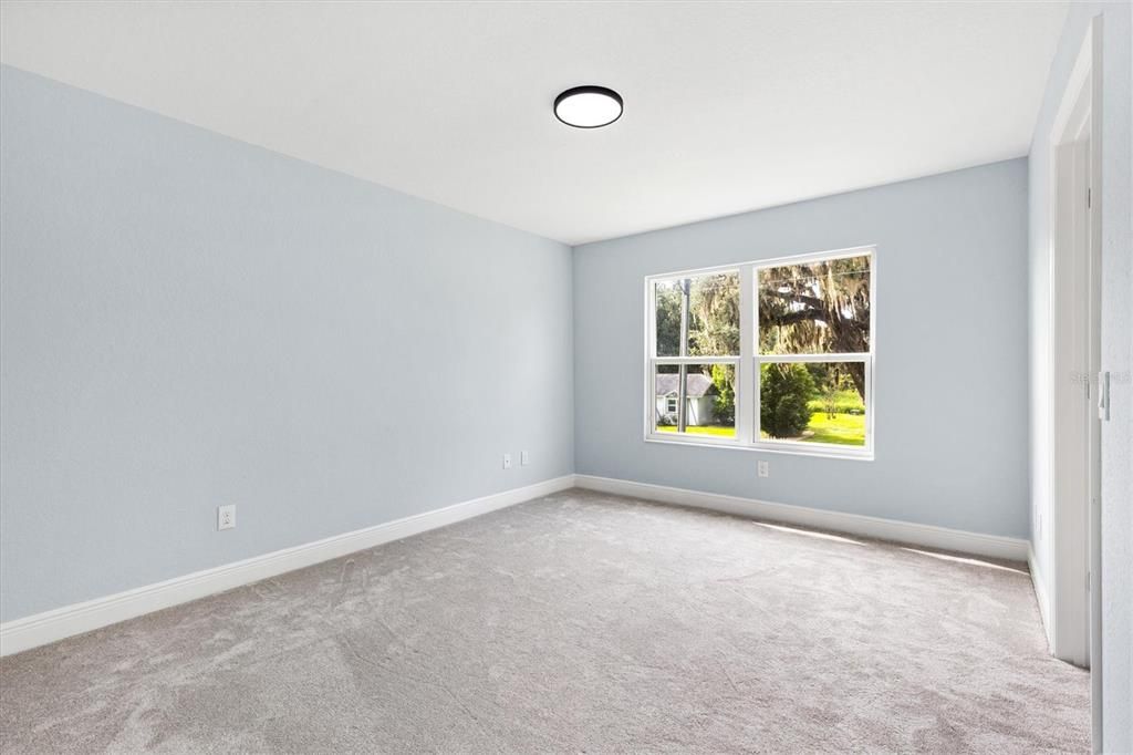 For Sale: $349,900 (4 beds, 2 baths, 2368 Square Feet)