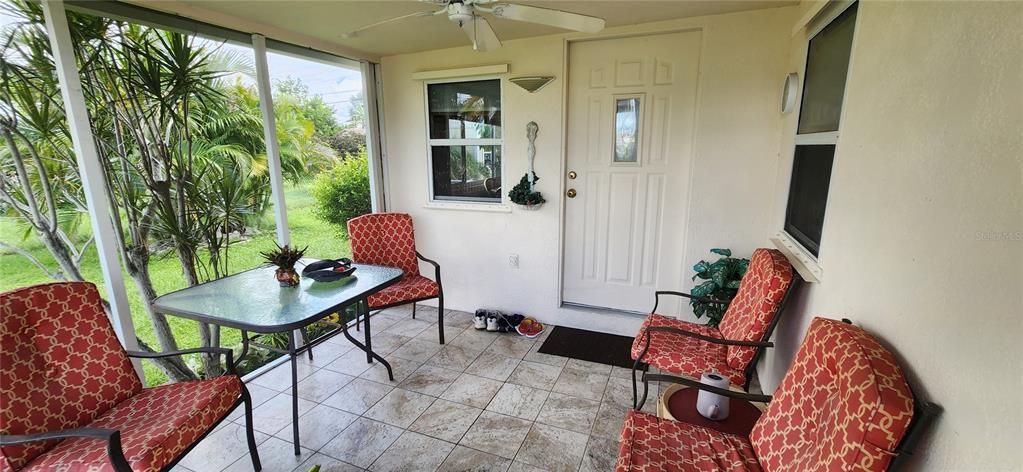 Active With Contract: $119,900 (2 beds, 2 baths, 811 Square Feet)