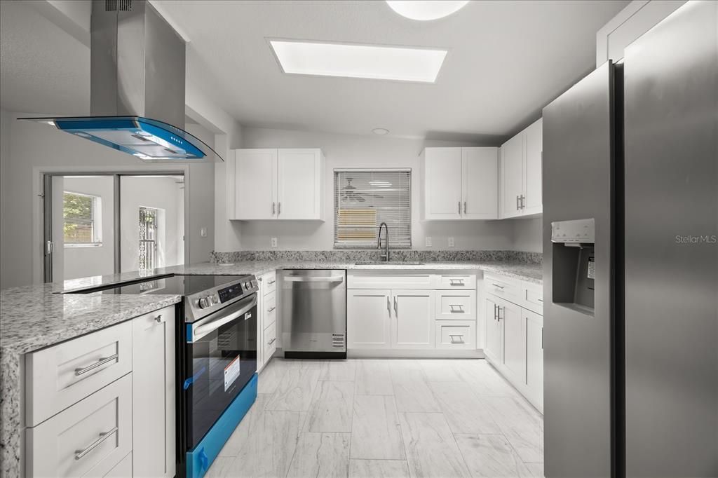 For Rent: $2,500 (4 beds, 2 baths, 1627 Square Feet)