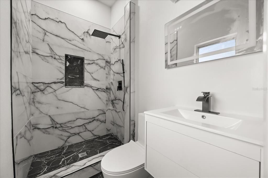 For Rent: $2,500 (4 beds, 2 baths, 1627 Square Feet)