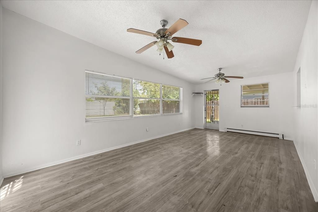 For Rent: $2,500 (4 beds, 2 baths, 1627 Square Feet)