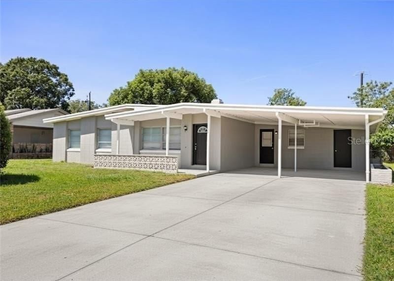 For Rent: $2,500 (4 beds, 2 baths, 1627 Square Feet)