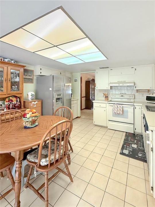 На продажу: $475,000 (4 спален, 2 ванн, 2135 Квадратных фут)