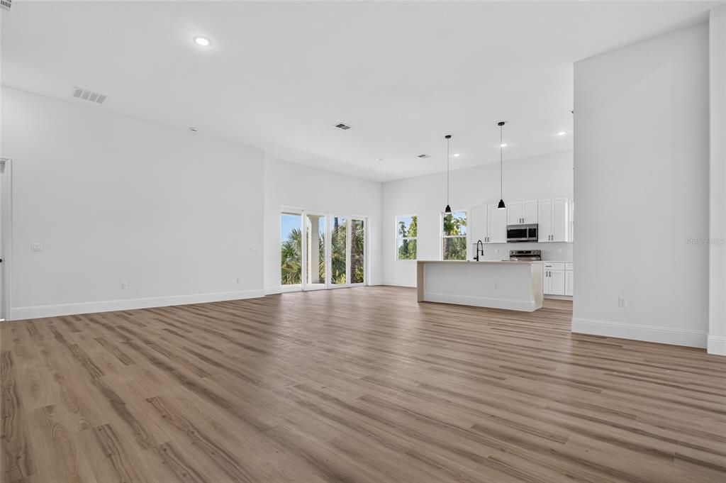 For Sale: $439,000 (4 beds, 3 baths, 2346 Square Feet)