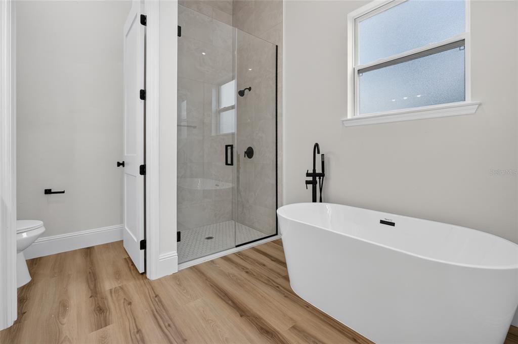 For Sale: $439,000 (4 beds, 3 baths, 2346 Square Feet)