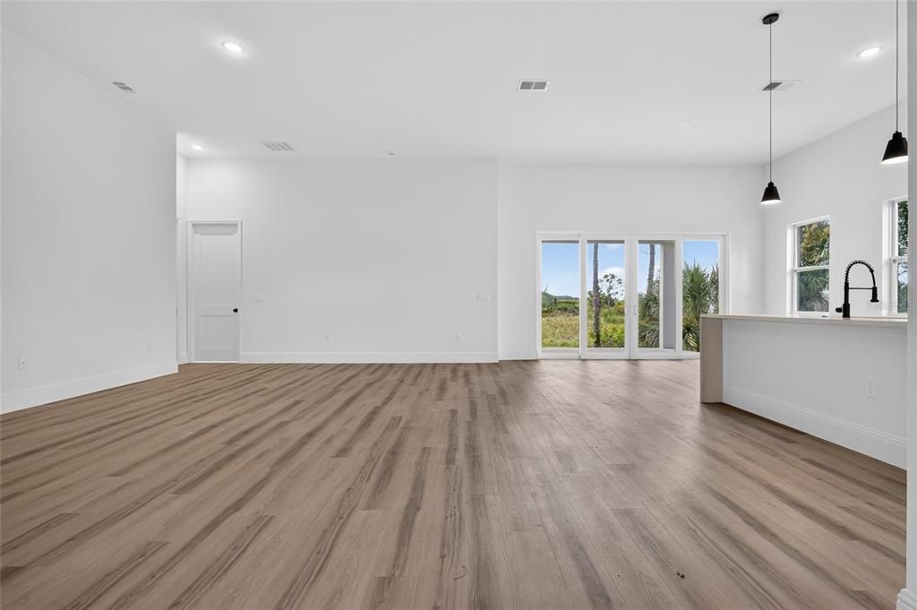For Sale: $439,000 (4 beds, 3 baths, 2346 Square Feet)