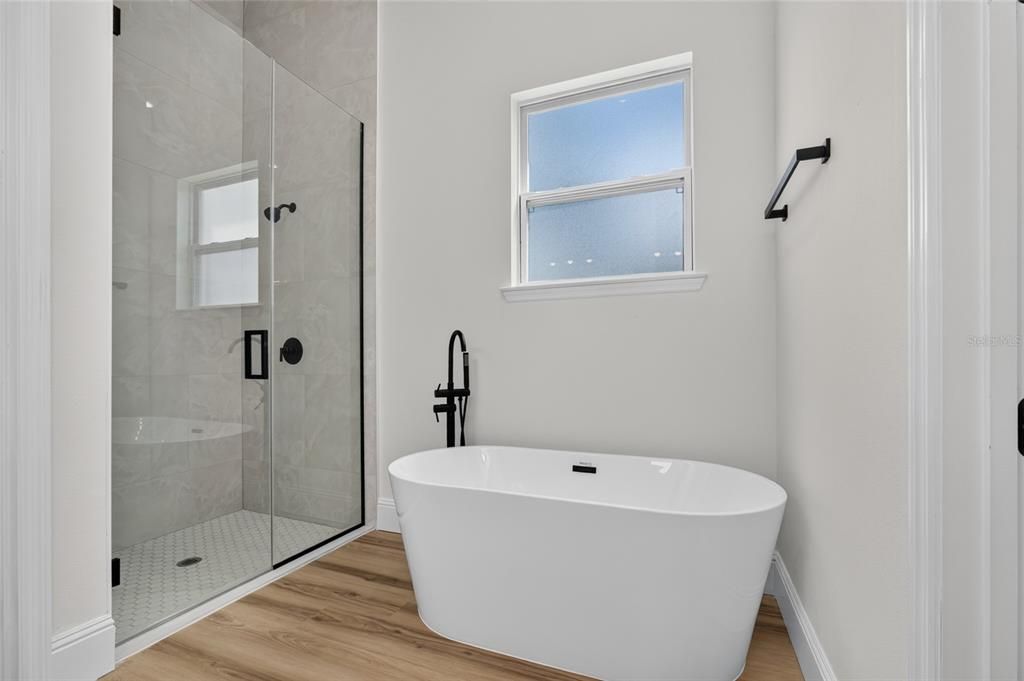 For Sale: $439,000 (4 beds, 3 baths, 2346 Square Feet)