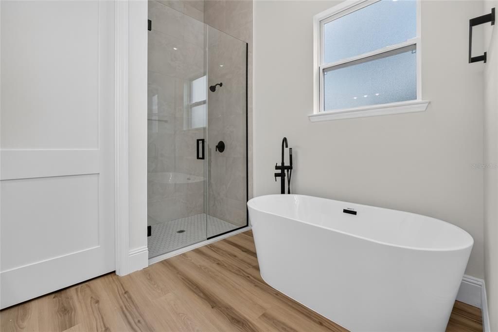 For Sale: $439,000 (4 beds, 3 baths, 2346 Square Feet)