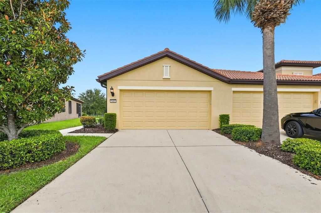 For Sale: $269,000 (2 beds, 2 baths, 1393 Square Feet)