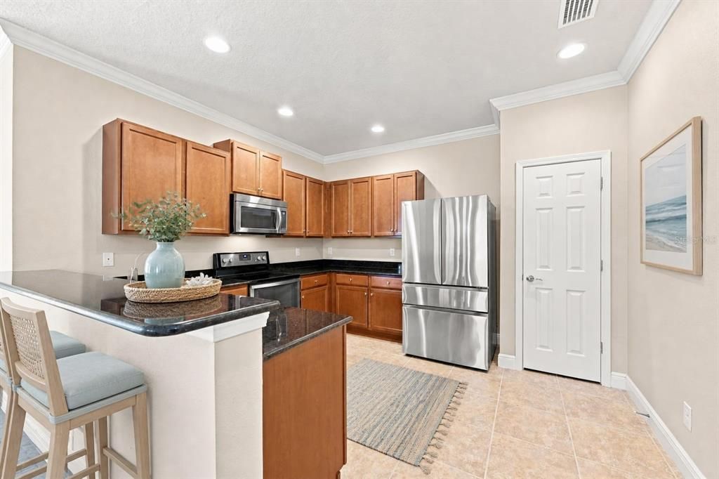 For Sale: $269,000 (2 beds, 2 baths, 1393 Square Feet)