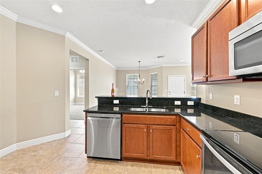 For Sale: $269,000 (2 beds, 2 baths, 1393 Square Feet)